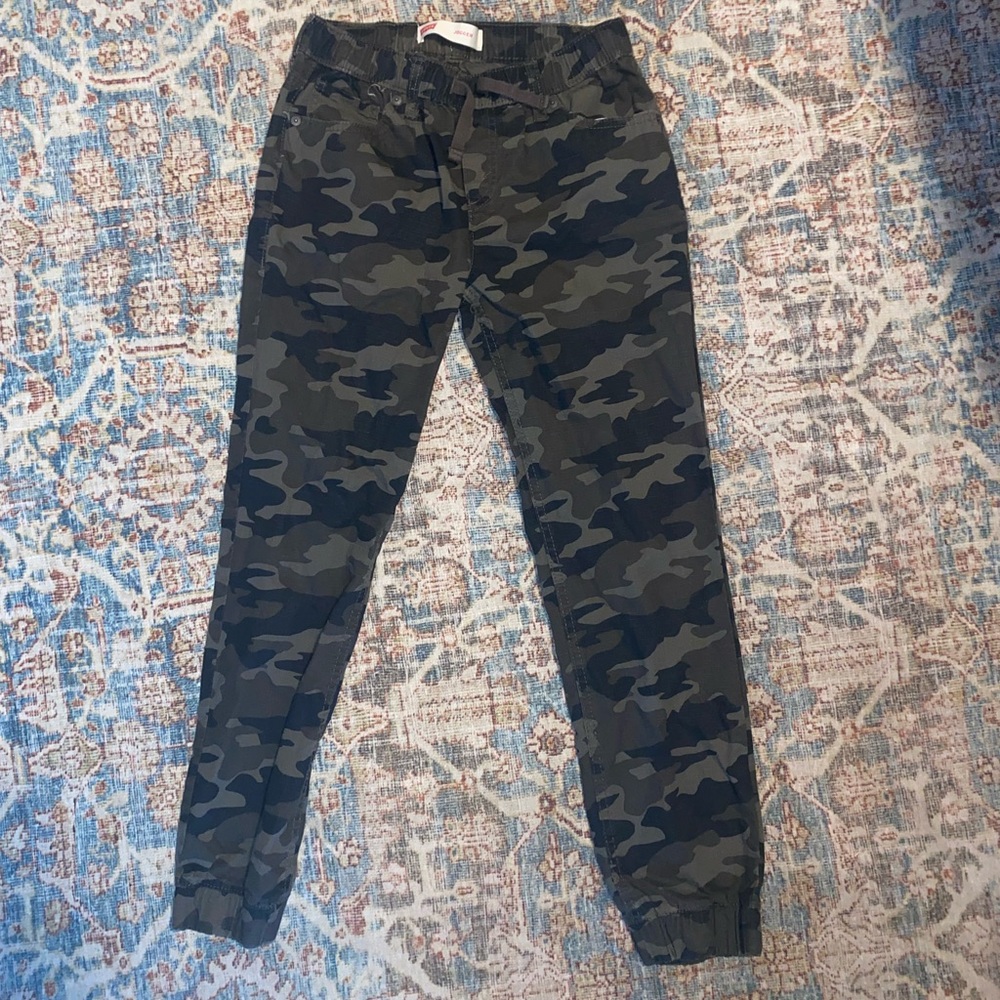 Camo Levi’s brand Pants